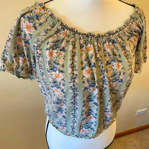 Women’s American Eagle Olive Floral Crop Cottagecore Top M NWT Dainty Y2K - Picture 2 of 3